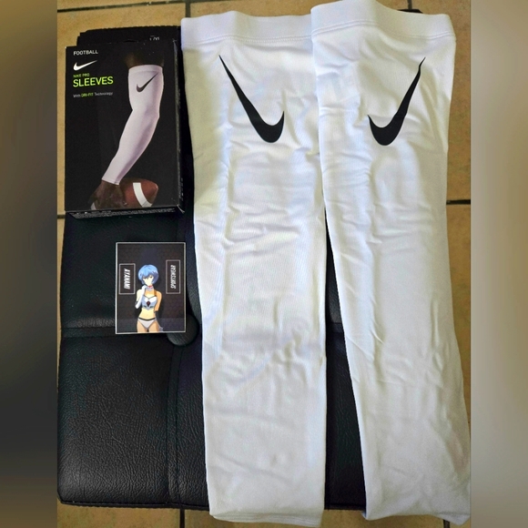 Nike Pro Dri-Fit 3.0 Compression Football Arm Sleeves - Picture 1 of 4